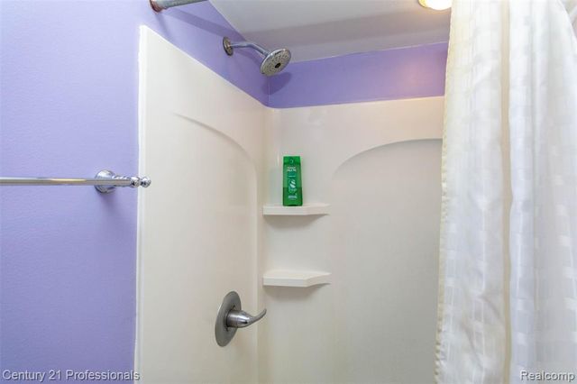574 Tennyson, Rochester Hills, MI 48307