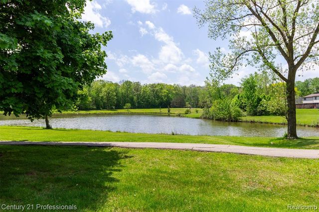 574 Tennyson, Rochester Hills, MI 48307