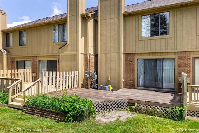 574 Tennyson, Rochester Hills, MI 48307