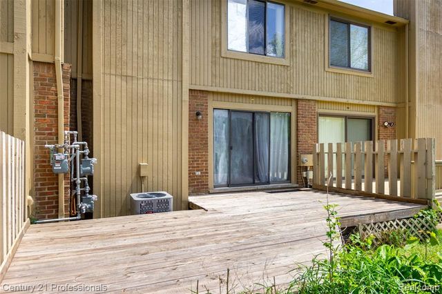 574 Tennyson, Rochester Hills, MI 48307