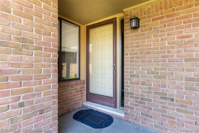 574 Tennyson, Rochester Hills, MI 48307