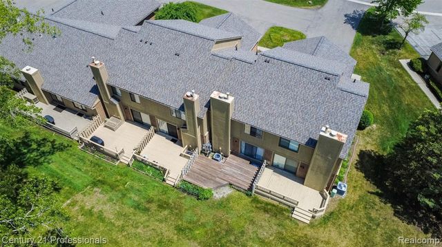 574 Tennyson, Rochester Hills, MI 48307