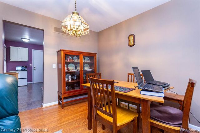 574 Tennyson, Rochester Hills, MI 48307