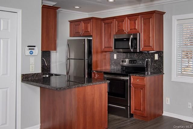 184 Hallock Road 1C2, Lake Grove, NY 11755