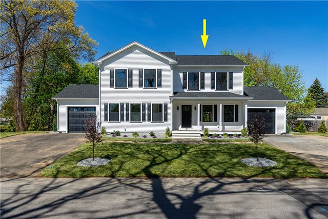 81 Cadora Avenue, Warwick, RI 02818