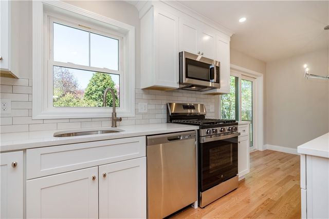 81 Cadora Avenue, Warwick, RI 02818