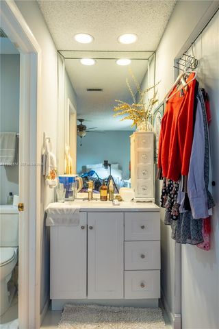 898 NW 47th St, Deerfield Beach, FL 33064