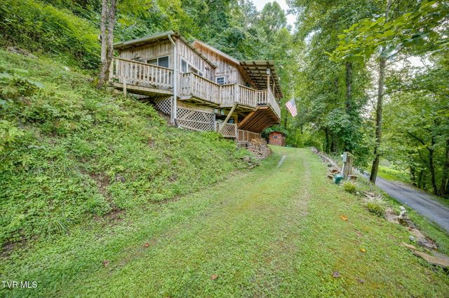 2453 Waters Edge Road, Duffield, VA 24244