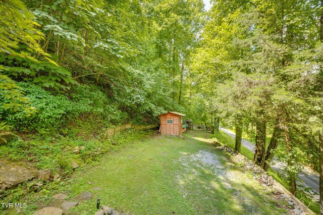 2453 Waters Edge Road, Duffield, VA 24244