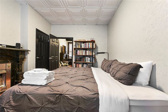 1113 Linden Pl, Central North Side, PA 15212