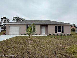 470 Dadeville Street SE, Palm Bay, FL 32909