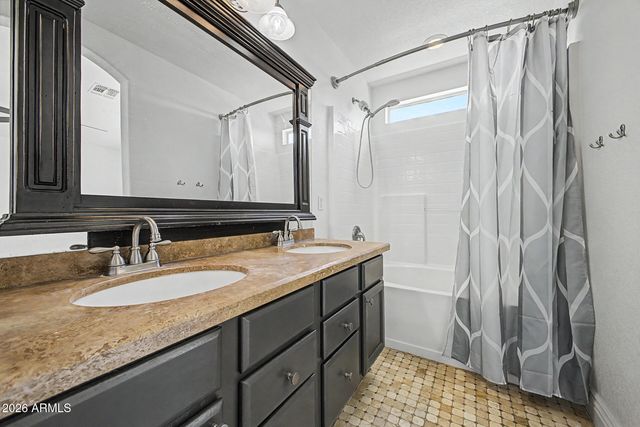 3297 E JUANITA Avenue, Gilbert, AZ 85234