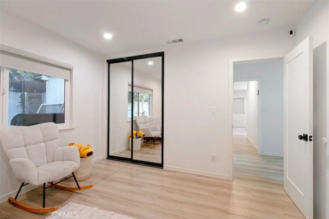 22841 Calvert St, Woodland Hills, CA 91367