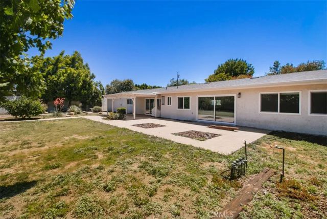 22841 Calvert St, Woodland Hills, CA 91367