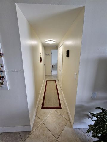 4200 Hillcrest Dr 1015, Hollywood, FL 33021