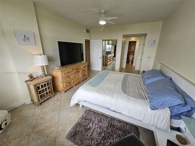 4200 Hillcrest Dr 1015, Hollywood, FL 33021