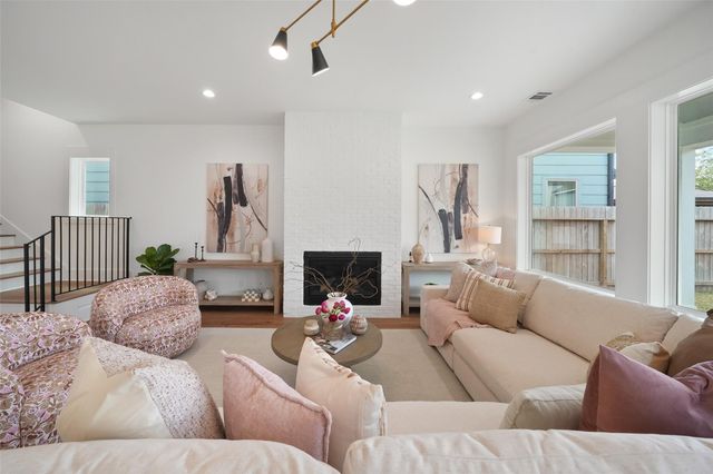 1023 E 23rd Street, Houston, TX 77009