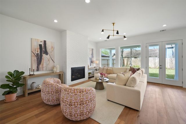 1023 E 23rd Street, Houston, TX 77009