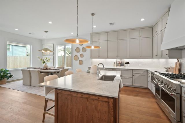 1023 E 23rd Street, Houston, TX 77009