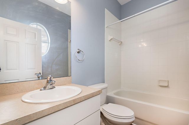 2912 Hidden Hills Road 1205, West Palm Beach, FL 33411