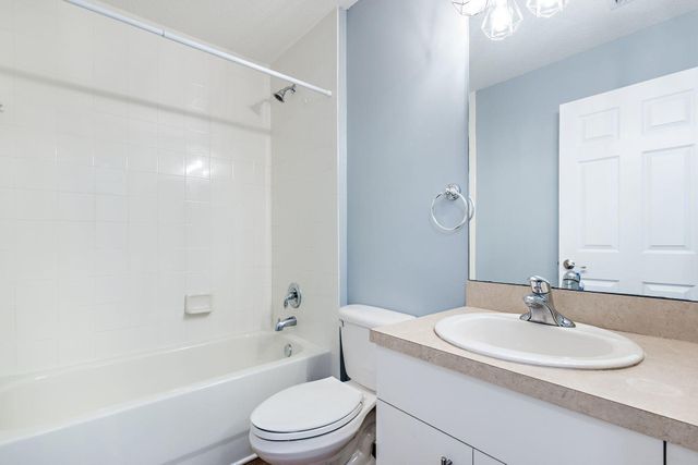 2912 Hidden Hills Road 1205, West Palm Beach, FL 33411