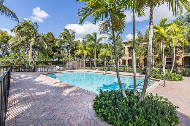 2912 Hidden Hills Road 1205, West Palm Beach, FL 33411
