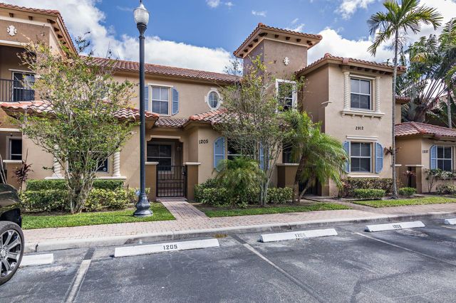 2912 Hidden Hills Road 1205, West Palm Beach, FL 33411