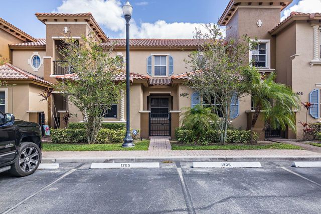 2912 Hidden Hills Road 1205, West Palm Beach, FL 33411