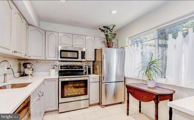 2716 GLENGYLE DR, Vienna, VA 22181