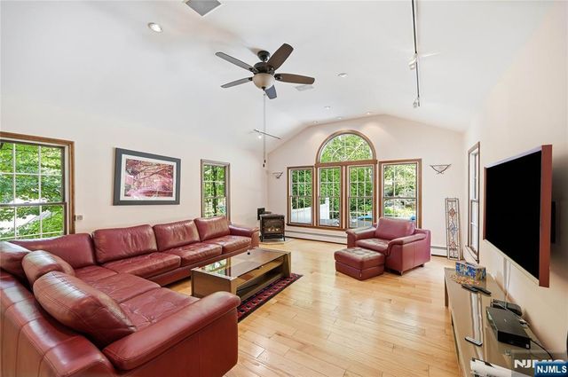 111 Kitchell Lake Drive, West Milford, NJ 07480