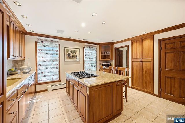 111 Kitchell Lake Drive, West Milford, NJ 07480
