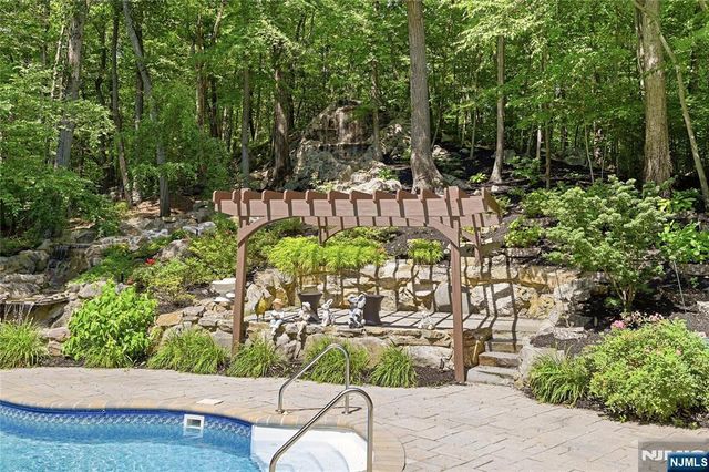 111 Kitchell Lake Drive, West Milford, NJ 07480