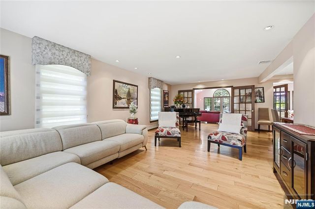 111 Kitchell Lake Drive, West Milford, NJ 07480