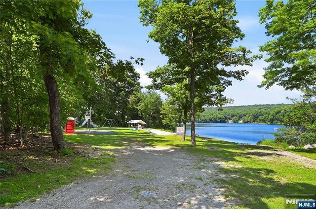 111 Kitchell Lake Drive, West Milford, NJ 07480