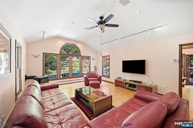 111 Kitchell Lake Drive, West Milford, NJ 07480