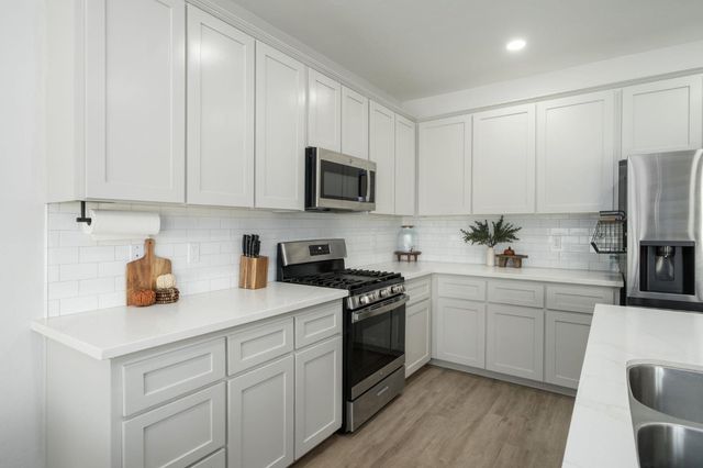 775 Kimball Lane, Hanford, CA 93230