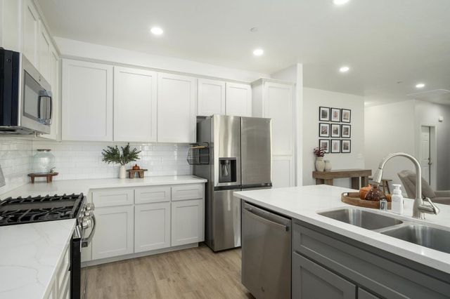 775 Kimball Lane, Hanford, CA 93230