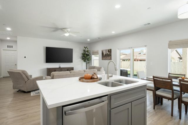 775 Kimball Lane, Hanford, CA 93230