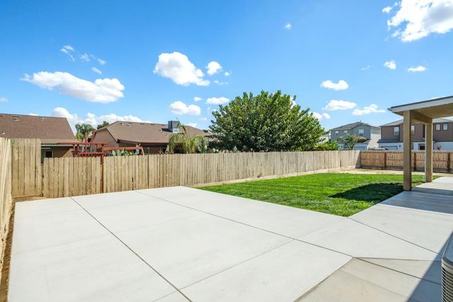 775 Kimball Lane, Hanford, CA 93230