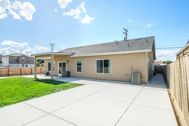 775 Kimball Lane, Hanford, CA 93230