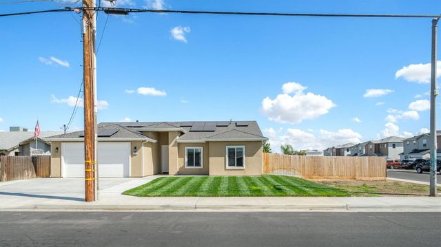 775 Kimball Lane, Hanford, CA 93230