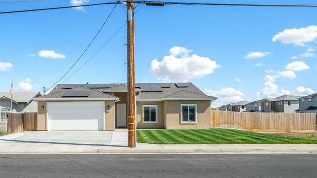775 Kimball Lane, Hanford, CA 93230