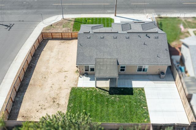 775 Kimball Lane, Hanford, CA 93230