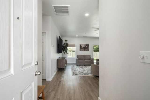 775 Kimball Lane, Hanford, CA 93230