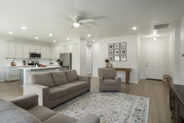 775 Kimball Lane, Hanford, CA 93230