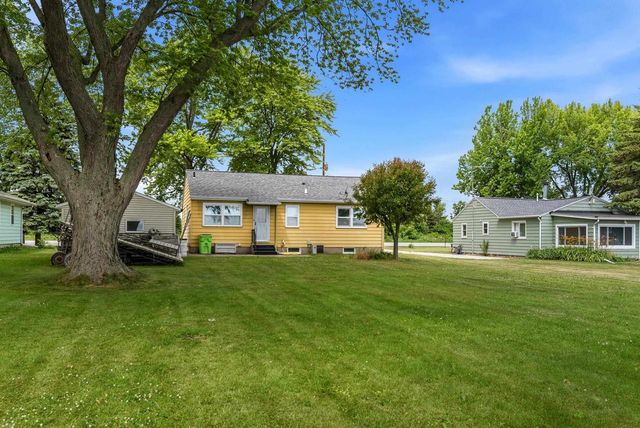 N9363 LAKESHORE DRIVE, Van Dyne, WI 54979