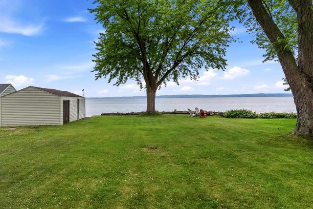 N9363 LAKESHORE DRIVE, Van Dyne, WI 54979