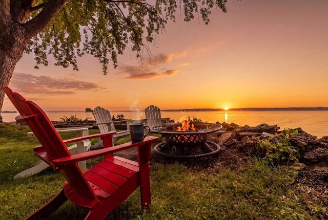 N9363 LAKESHORE DRIVE, Van Dyne, WI 54979
