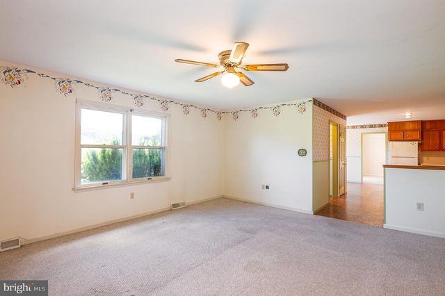 41 FLINT RIDGE DR, Shillington, PA 19607