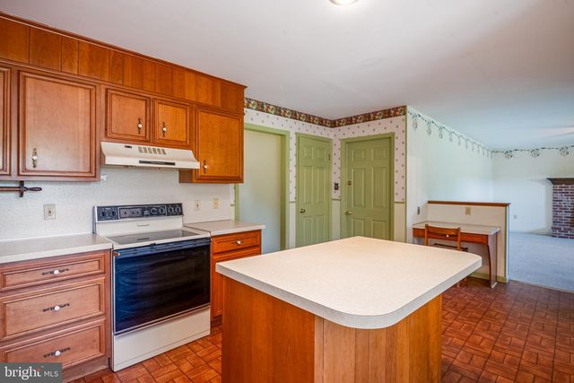 41 FLINT RIDGE DR, Shillington, PA 19607